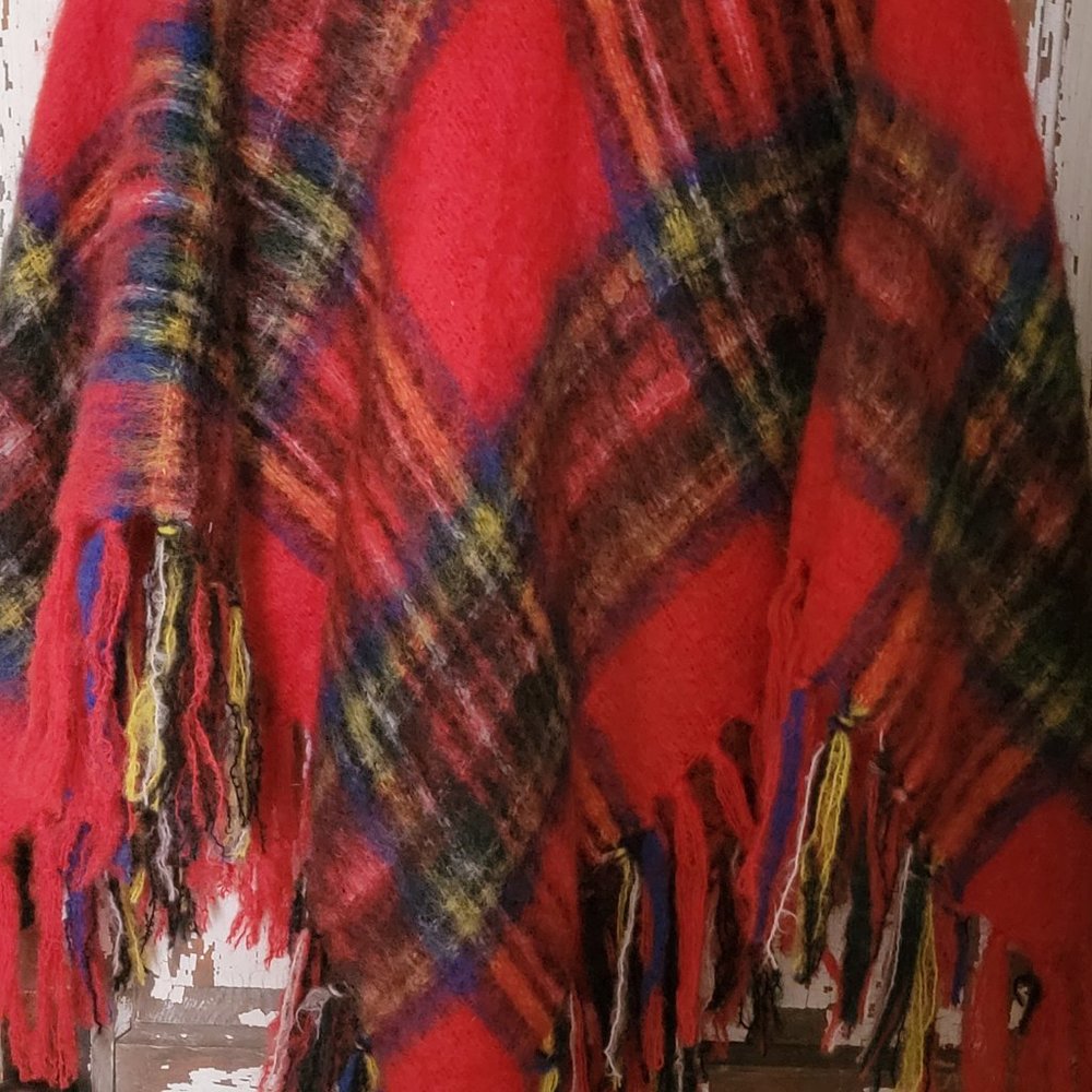 VINTAGE MOHAIR PONCHO